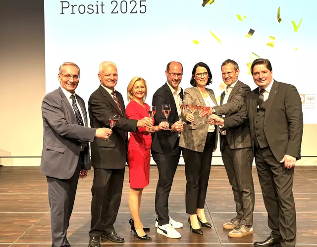 So hat sich mancher das Prosit 2025 wohl nicht vorgestellt... | Foto: Kogler