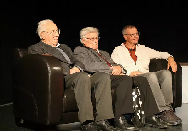 Franz Deutschbauer aus Schwarzenberg, Franz Hauer aus Oberkappel und Heinrich Pfoser auf Nebelberg (v. l.) gaben Einblicke in das neue Heft. | Foto: MeinBezirk
