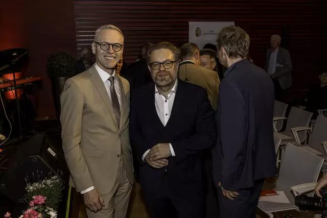 OÖ-Versicherung-Generaldirektor Othmar Nagl und MeinBezirk OÖ-Geschäftsführer Thomas Reiter. | Foto: MeinBezirk OÖ/Pils