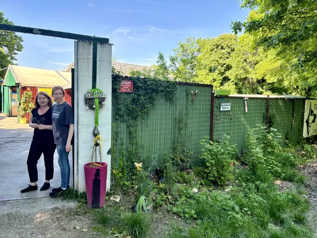Sonja und Anna Zwettler hoffen auf eine mittelfristige Lösung für den Standort. | Foto: MeinBezirk/Birgit Bachhofner