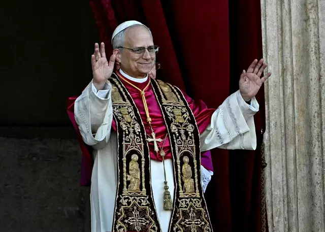 Robert Francis Prevost ist der erste US-Amerikanische Papst und trägt künftig den Namen Leo XIV..  | Foto: APA Picturedesk