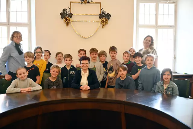 Die Schüler der VS Gumpoldskirchen im Rathaus. | Foto: Pohl