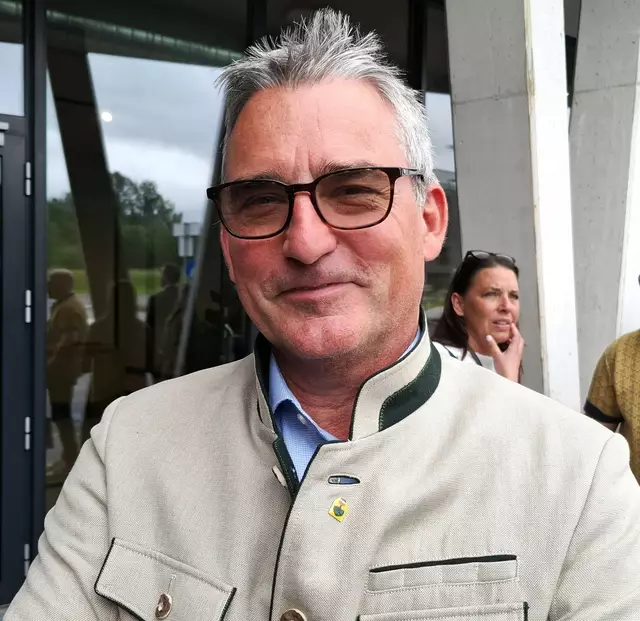 Oberalms Bürgermeister Hans-Jörg Haslauer ist zufrieden.
Foto: Josef Wind