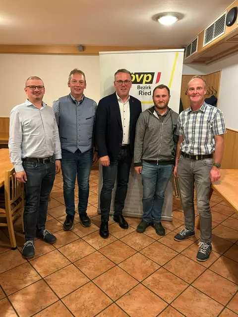 Fraktionsobmann Karl Ornetsmüller, Kassier Johann Gruber, Bezirksparteichef Günther Lengauer, Neo-Parteiobmann Michael Laufenböck und Günther Reitböck. | Foto: ÖVP
