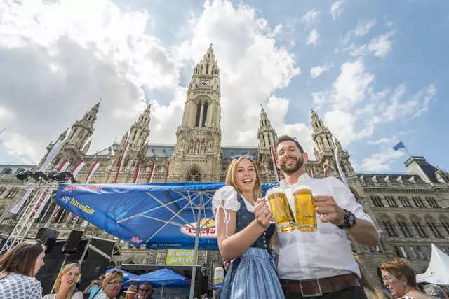 Etwa 90 Aussteller werden die Gäste am Wiener Rathausplatz wieder mit den besten Eindrücken des Waldviertels versorgen. | Foto: Privatbrauerei Zwettl