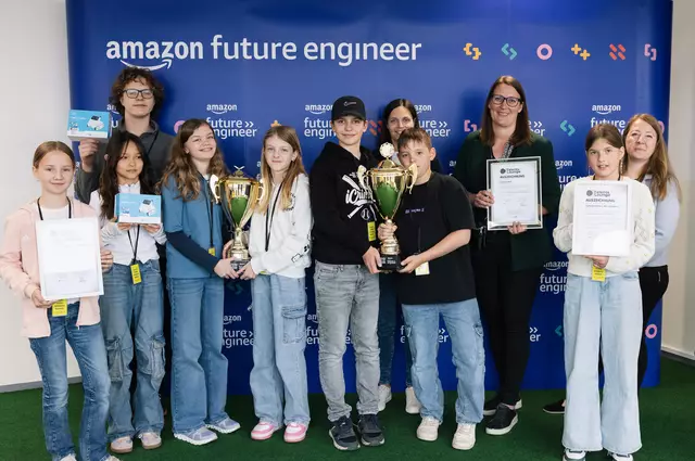 Als Landessieger der Amazon Future Engineer Coding Challenge Niederösterreich wurde Weitersfeld gefeiert. | Foto: Amazon Österreich