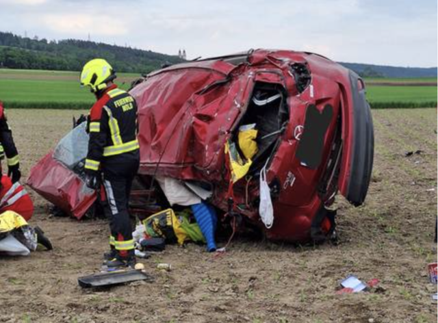 Am Mittwoch, den 7. Mai 2025, wurden die Feuerwehren Breiteneich, Horn und Mold um 17:57 Uhr zu einem Verkehrsunfall kurz nach Breiteneich Richtung Mold alarmiert. | Foto: Andreas Kloiber