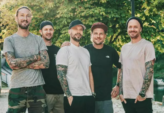 "Von Dannen" finden zwischen Melancholie und Aufbruch die richtige Balance zwischen Indie-, Alternative-Rock und Popmusik. | Foto: Bernhard Schindler