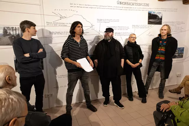 Die Ausstellung, die bis 6. Juli täglich von 9 bis 17 Uhr zu besichtigen ist, vereint historische Forschung, künstlerische Aufarbeitung und persönliche Auseinandersetzung.  | Foto: Doris Schlager