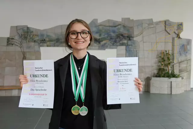 Elina Brandstetter vom BORG Birkfeld redete für Gold und Silber  | Foto: BORG Birkfeld