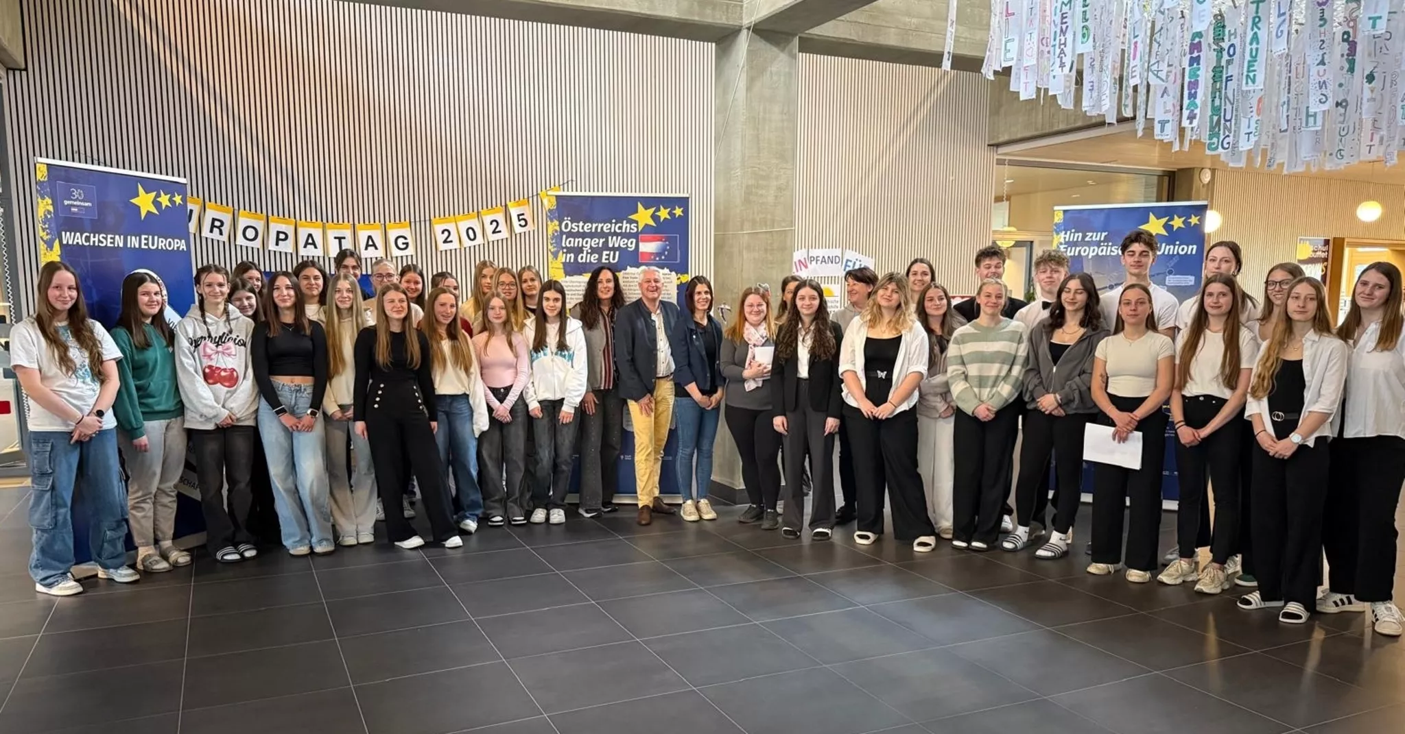 Europatag-an-der-HLW-Spittal-Die-EU-Botschafter-berichten