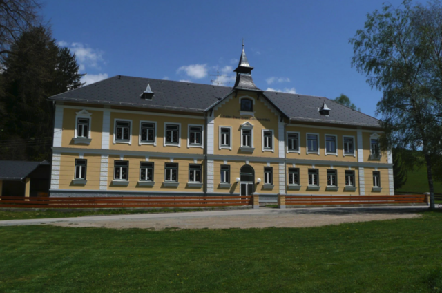 Die Volksschule Meiselding erstrahlt nach der Generalsanierung in neuem Glanz. | Foto: Gde. Mölbling