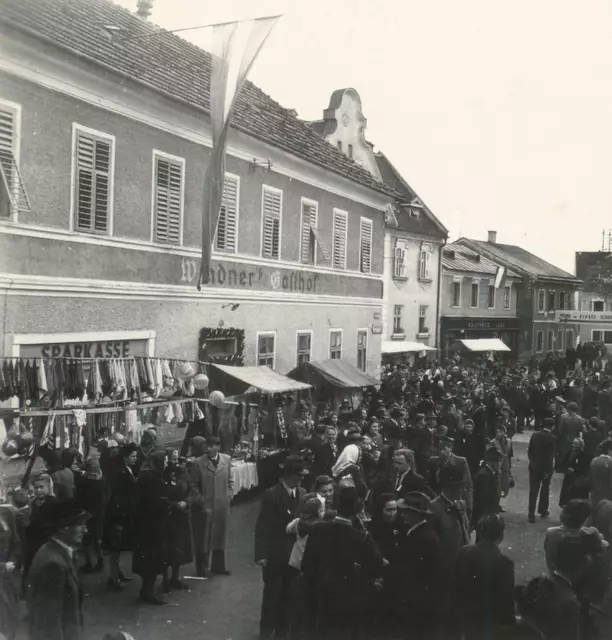 Auch zweimal Kirtag im Jahr gab es am Marktplatz ab den 1950ern wieder. | Foto: Heimatverein St. Georgen/Fotorepro Eckhart Herbe