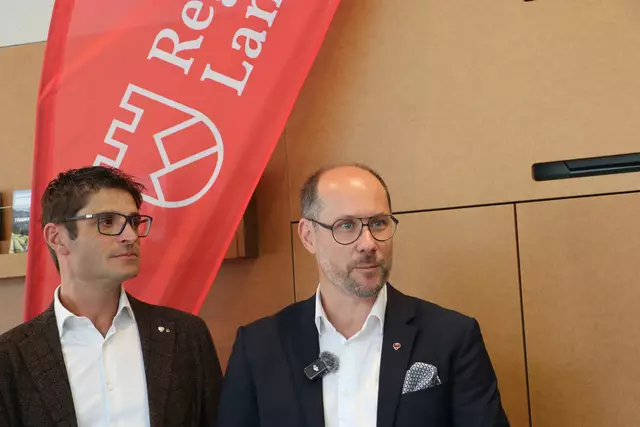 LR Mario Gerber (rechts) hob die Bedeutung des Leutturmprojektes hervor. | Foto: Seelos