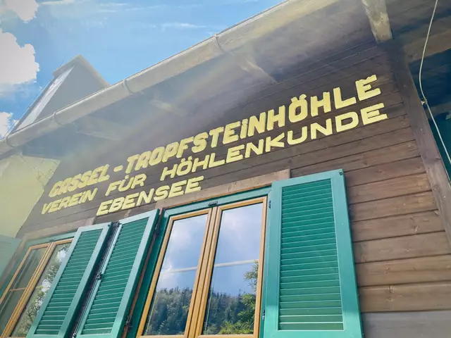 Mit der Unterstützung seines Kameraden konnte sich der Schwerverletzte aus der Gassel-Tropfsteinhöhle befreien und zu einer nahegelegenen Hütte retten. | Foto: MeinBezirk/Gratzer (Archivfoto)