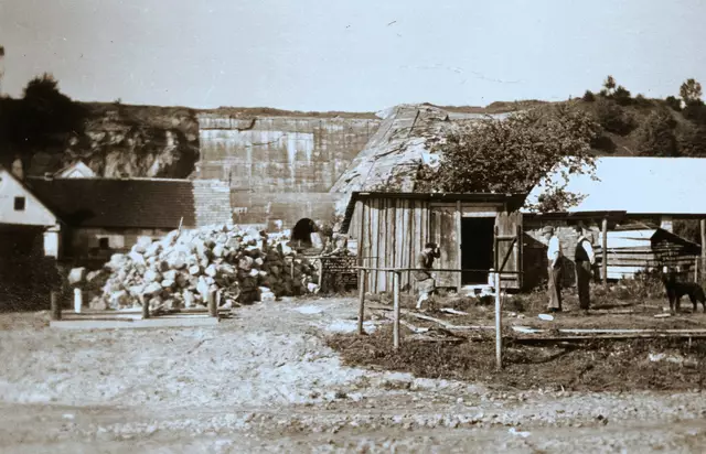 Die düsteren Bunker und Stollen von "Bergkristall" sind 1948 frei zugänglich. | Foto: Heimatverein St. Georgen/Fotorepro Eckhart Herbe