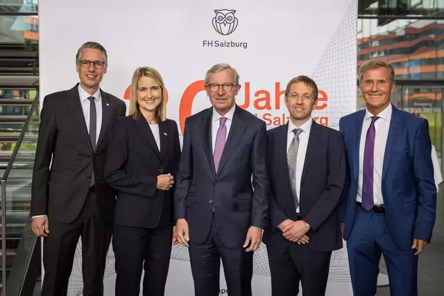 Im Bild v.l. FH-Rektor und Geschäftsführer Dominik Engel, AK-Direktorin Eva Stöckl, Landeshauptmann Wilfried Haslauer, Keynote-Speaker und Wissenschafter Florian Aigner, WK-Direktor Manfred Pammer | Foto: FH Salzburg/wildbild
