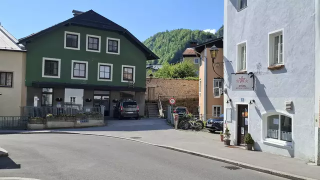 Oberhofgasse Richtung der umstrittenen Mauer.