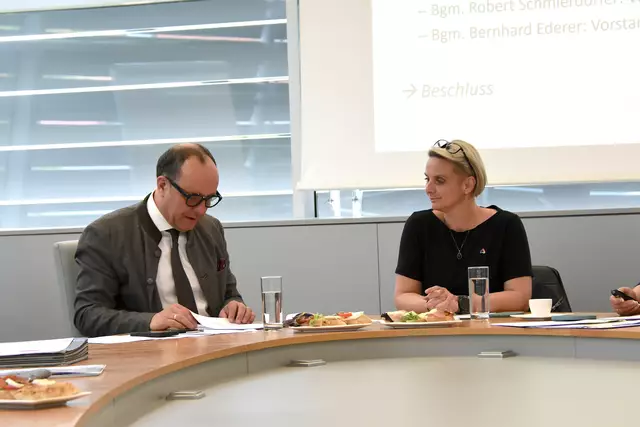 Mit Christoph Stark und Bettina Bauernhofer stehen die Bürgermeister von Weiz und Gleisdorf an der Spitze der Energieregion. | Foto: MeinBezirk