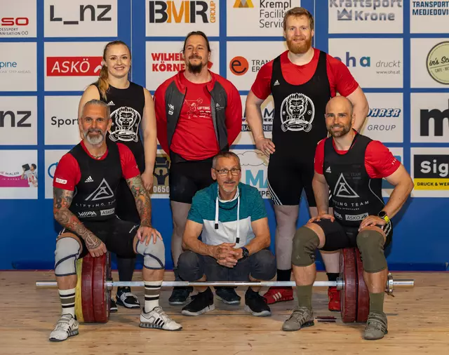 Das Team der Gewichtheber-Sektion des ASKÖ Vöcklabruck in Linz beim Battle of the North | Foto: Gottfried Langthaler (OÖGV)