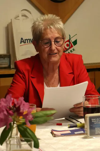 Kassierin Paula Dudek bei ihrem Kassabericht | Foto: Gerhard Langmann