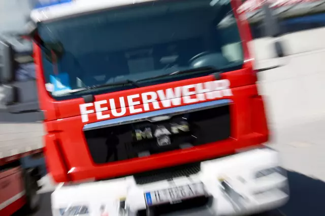 Auf der A23 zwischen der österreichischen Grenze und Tarvis stand ein Bierlaster in Flammen. (Symbolfoto) | Foto: LFV Tirol