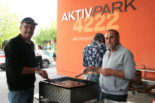 Für die Verpflegung sorgten tatkräftige Freiwillige ebenso...