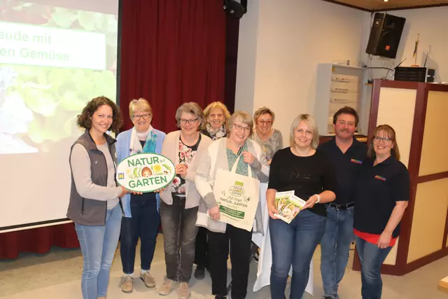 DI Karasek, Maria Steindl, Renate Zauner, Gerlinde Martin, Eva Ederer, Eva Braun, Vizebgm. Susanne Zottl, Karl und Hermi Holzer von der Kulturwerkstatt | Foto: C. Bernleitner