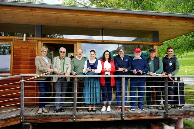 Barbara Pucker, Franz Schier, Hans Jörg Kerschbaumer, Karoline Turnschek, Sara Schaar, Robert Heuberger, Johann Weichsler, Robert Röbl und Julian Kogler bei der Eröffnung der Naturpark-Info. | Foto: Büro LRin Schaar