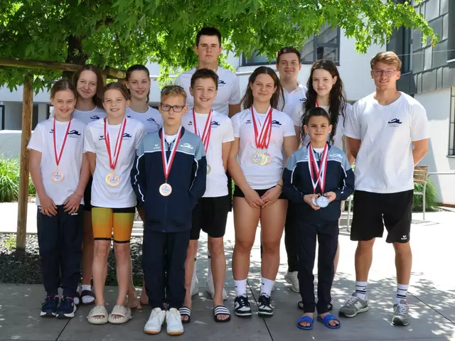 Die erfolgreiche SVV-Mannschaft mit den Trainern Tarik Dautovic und Paul Part