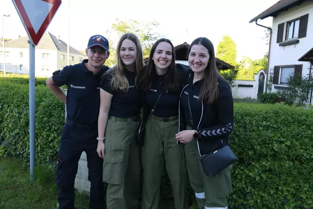 Josef, Valentina, Miriam, und Emelie kommen von der FF Eichetsham | Foto: Thomas Fischer/zema-medien.de