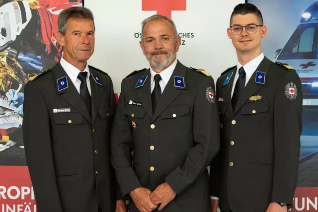 Die neue Bezirksstellenleitung: Michael Strini, Helmut Glettler, Daniel Eggenberger (von links). | Foto: Rotes Kreuz