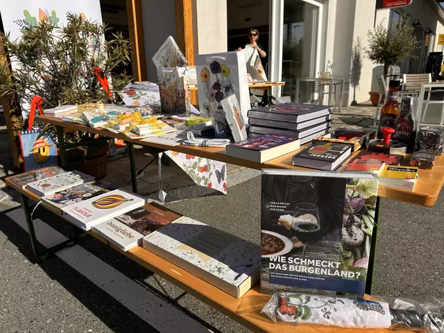Büchertraum Bad Tatzmannsdorf war mit einem breiten Warenangebot vertreten  | Foto: Lisa Stöckl 