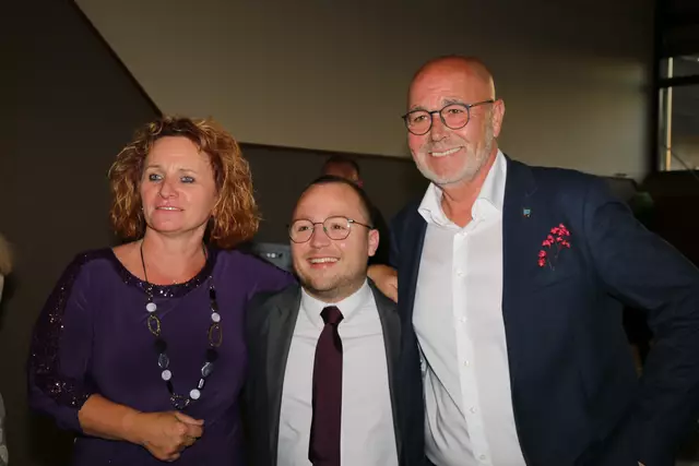 Monika mit Amtsleiter Peter Köller und Bgm Werner Huf 