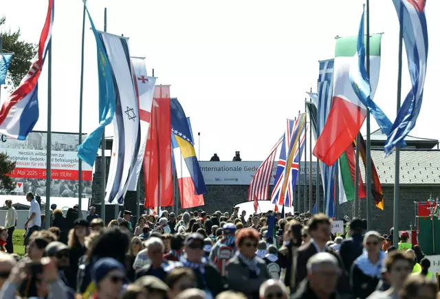 Die internationalen Gäste sah das MKÖ als starkes Zeichen für ein gemeinsames "Nie wieder!".  | Foto:  FOTOKERSCHI.AT / APA / picturedesk.com