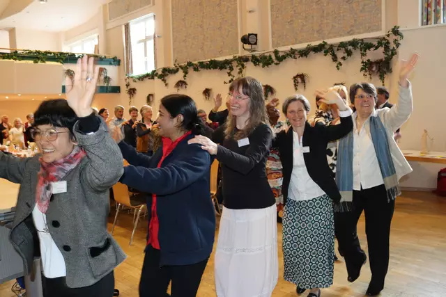 Abschließend wurde noch ein wenig gefeiert.  | Foto: Elisabeth Zangerl