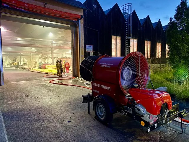 Das Feuer entstand an einer Fräsmaschine eines Betriebes in Jenbach aus. | Foto: ZOOM.Tirol