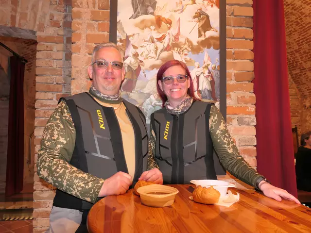 Roland Eschner und Daniela Rauscher stärken sich im Stiftskeller | Foto: Gerlinde Siebenhandl