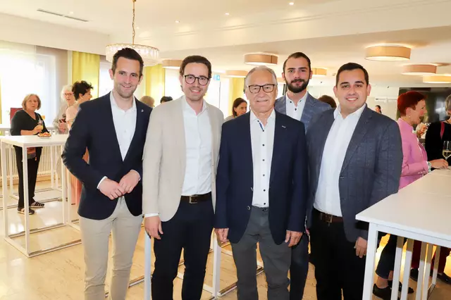 Roman Wilfinger III. (2. v. l.) mit den LAbg. Lukas Schnitzer und Luca Geistler, Andreas Schneider und Johann Spreitzhofer. | Foto: Alfred Mayer