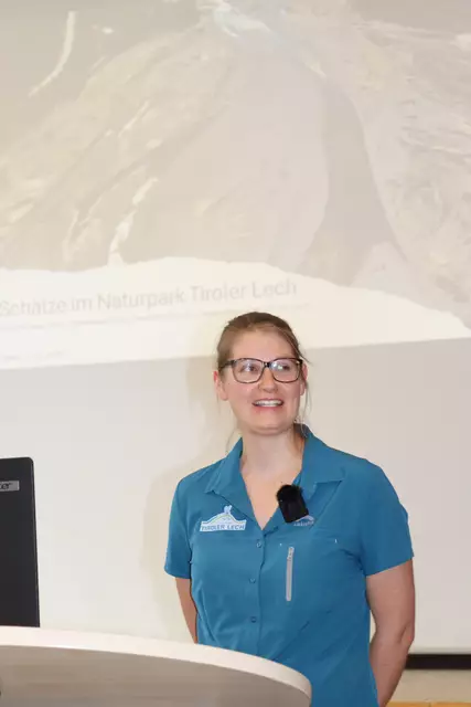 Lena Nicklas referierte über Flora und Fauna im Naturpark Tiroler Lech. | Foto: Elisabeth Zangerl