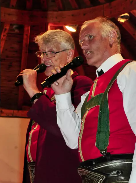 Besonderes Highlight: Die Siller-Brothers mit Gesangseinlage, die an alte Zeiten erinnerte. | Foto: Hassl