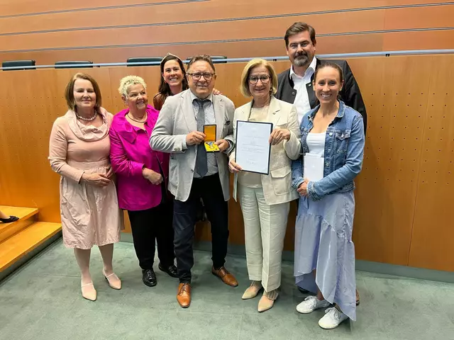 Waltraud Frotz, Susanne Jantschitsch, Barbara Posch, Raimund Boltz, LHF Johanna Mikl- Leitner, BM Stefan Steinbichler, Lisi Forster. | Foto: Privat