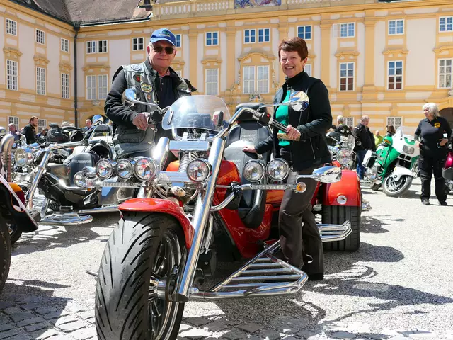 Mit dem fetzigen Rewaco Trike sind Johann und Waltraud Trittenweiss unterwegs | Foto: Gerlinde Siebenhandl