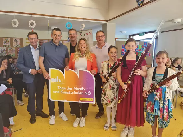 Tag der Musik- und Kunstschulen in der Volksschule Neidling – mit Bürgermeister von Karlstetten und Bürgermeisterin von Neidling | Foto: Cornelia Strobl