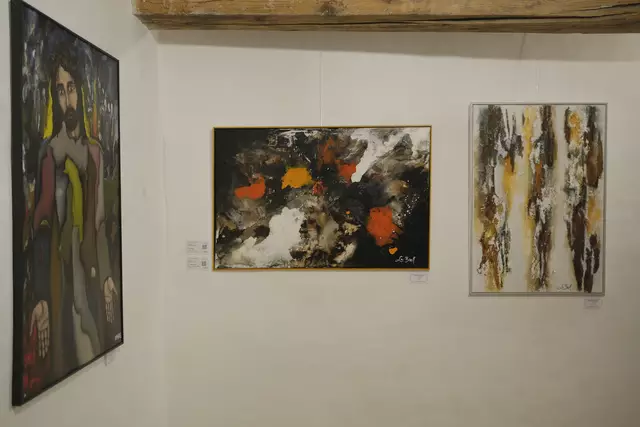 Die modernen Werke sind in der Burg ausgestellt.  | Foto: TVB Golling