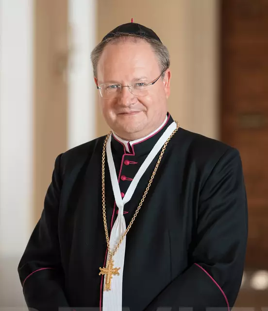 Propst Anton Höslinger gratuliert neuem Papst.

 | Foto: Werner Streitberger