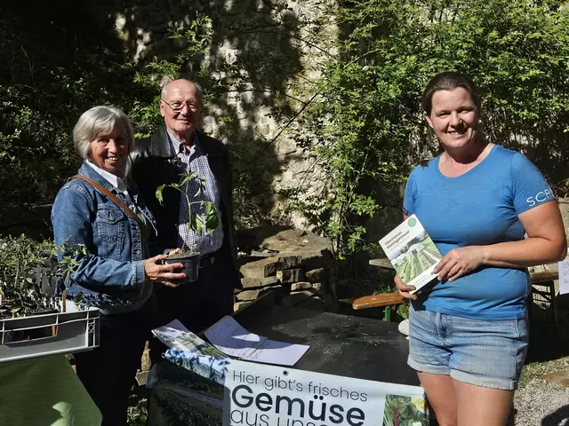 Hermine und Rudolf Pöhacker mit Veronika Hörhan | Foto: Simon Glösl