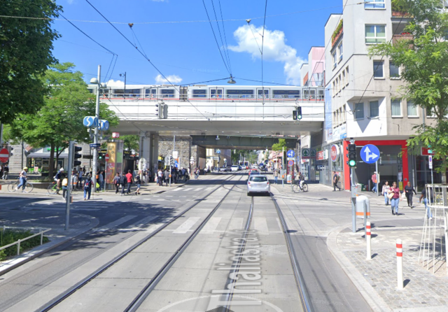 Die Arbeiten an der Thaliastraße gehen noch bis Sommer 2025 weiter. Dann wird der U3-Vorplatz zum grüneren Hauptplatz.  | Foto: Screenshot Google Maps
