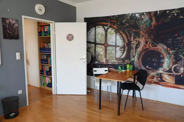 Einer der Lernräumlichkeiten im Fantasy Setting. | Foto: Bernhard Kerezsi
