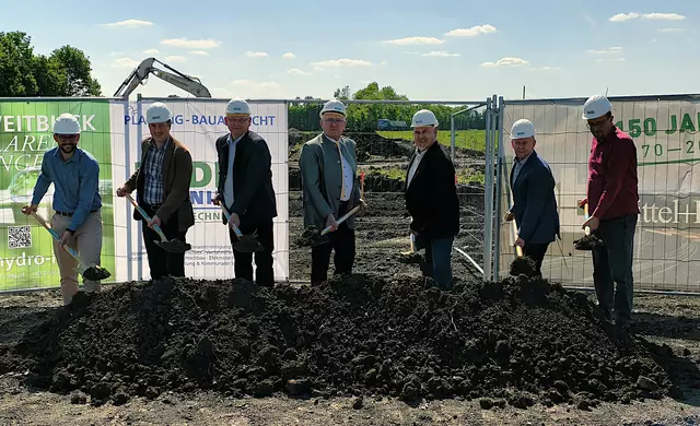 Mario Grubmüller (Projektingenieur Hydro Ingeneure),  Ronald Gutscher (Bürgermeister von Königstetten), Werner Charvat (Bürgermeister von Muckendorf-Wipfing), Alfred Riedl (GVA Vorstand und Bürgermeister von Grafenwörth), Thomas Rizzi (Vizebürgermeister von Tulbing), Herbert Weinerer (Pittel+Prausewetter)    , Andreas Bamberger-Arleth (Bauleiter der Fa. Trepka) | Foto: Christian Nowotny